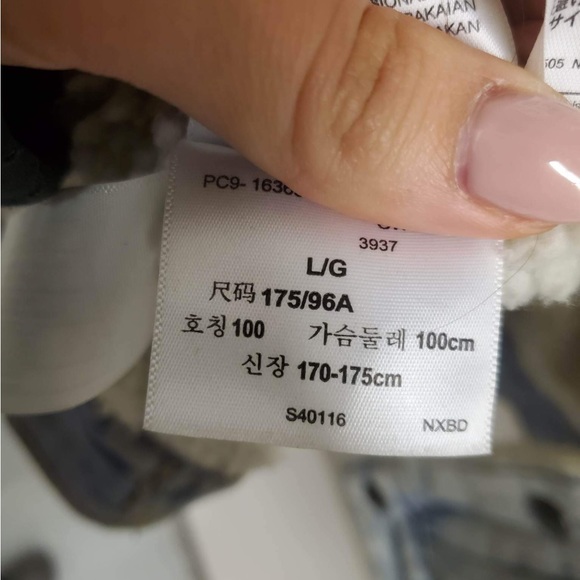 Levi's Men's Vintage Fit Trucker Jacket - Picture 10 of 12